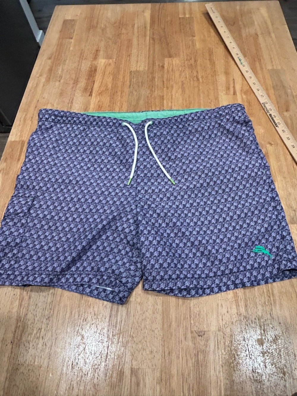 Tommy Bahama Purple Palm Swim Trunks Men Large Swimwear Elastic Waist 6” Inseam